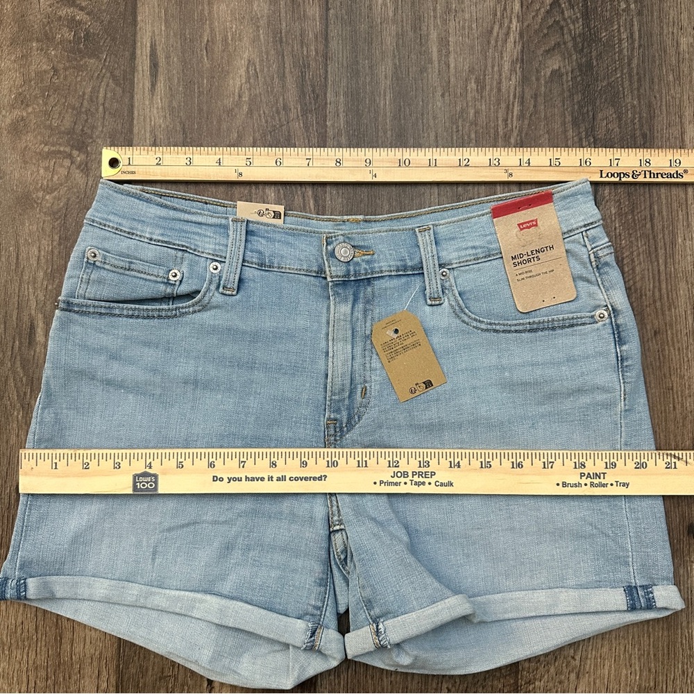 Levi's Mid Length Jean Shorts Women's Size 31 Blue Denim - Picture 7 of 11